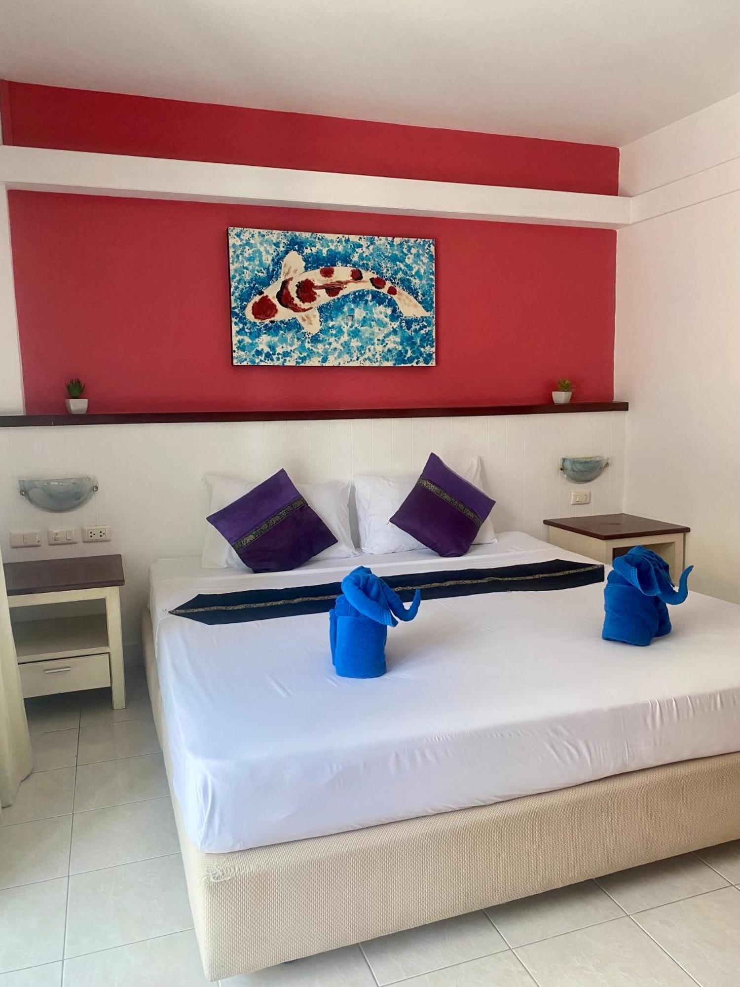 Kata Guesthouse Tuscany ภายนอก รูปภาพ