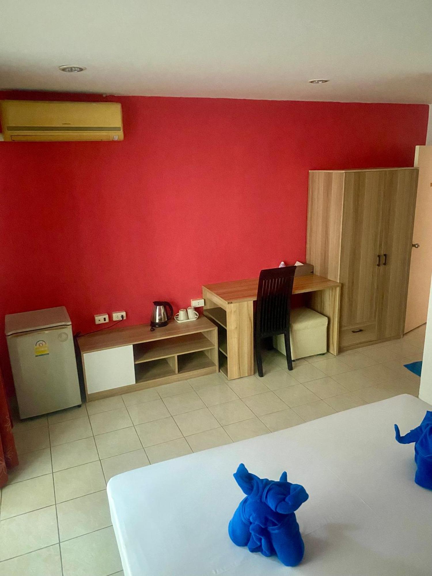 Kata Guesthouse Tuscany ภายนอก รูปภาพ