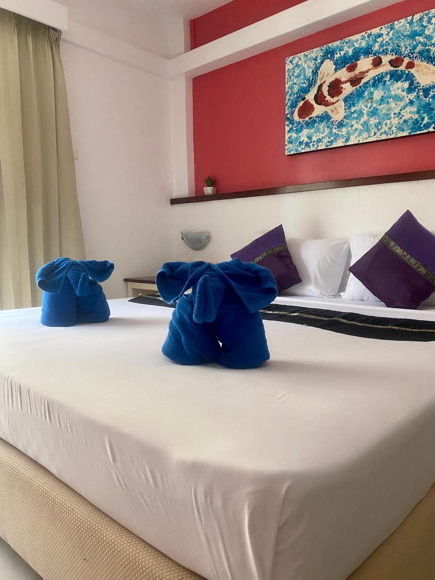 Kata Guesthouse Tuscany ภายนอก รูปภาพ
