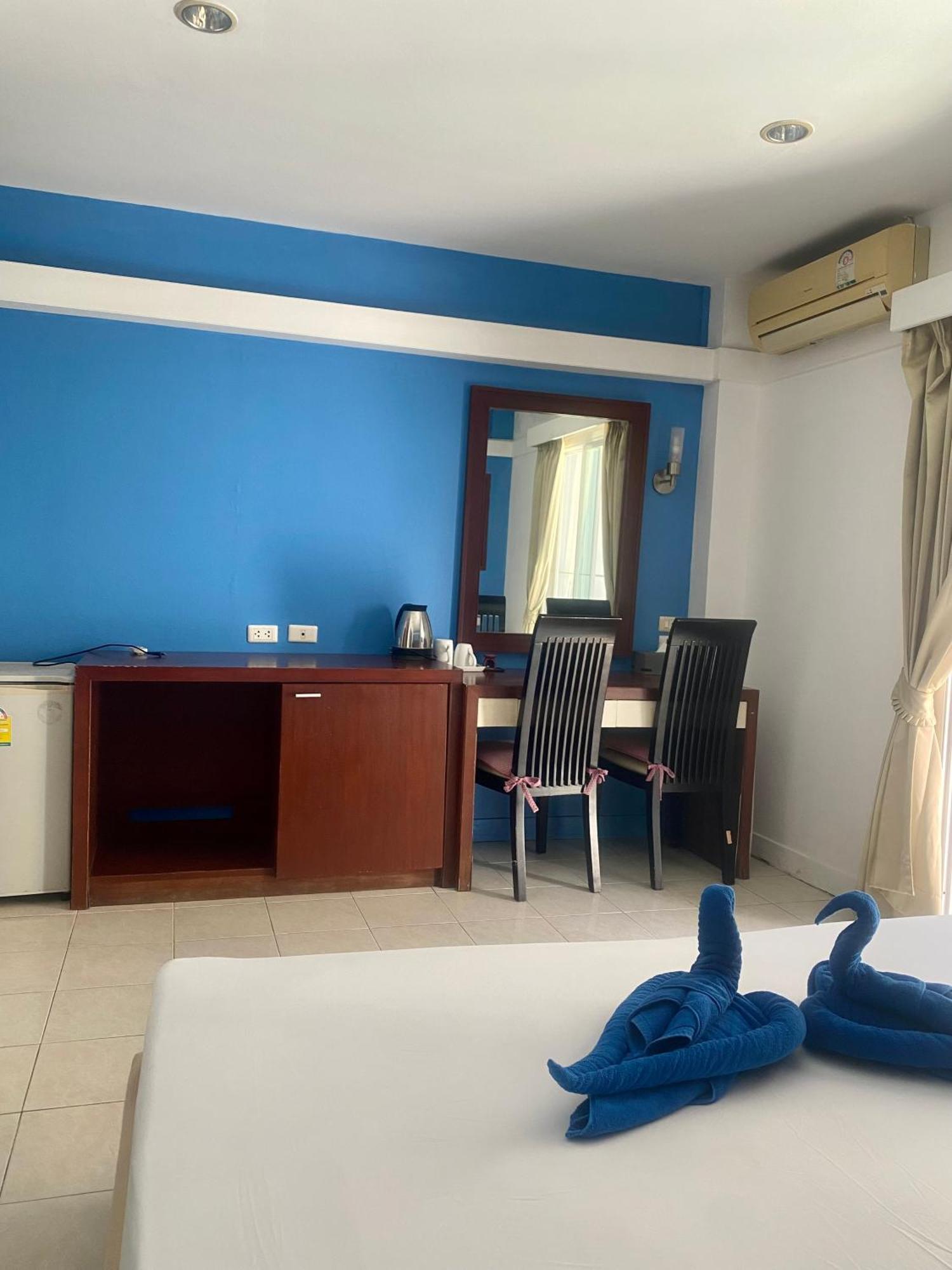 Kata Guesthouse Tuscany ภายนอก รูปภาพ
