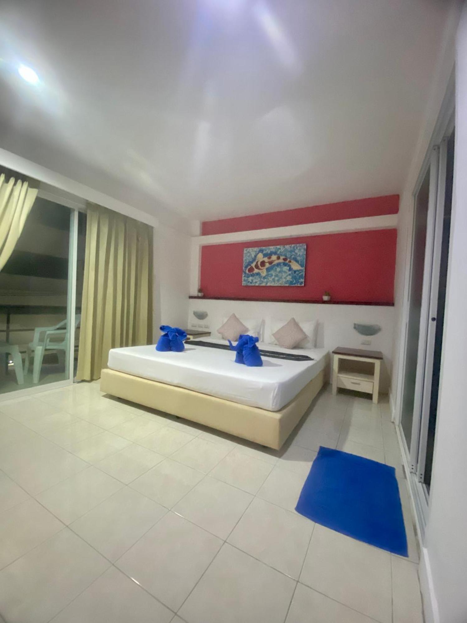 Kata Guesthouse Tuscany ภายนอก รูปภาพ