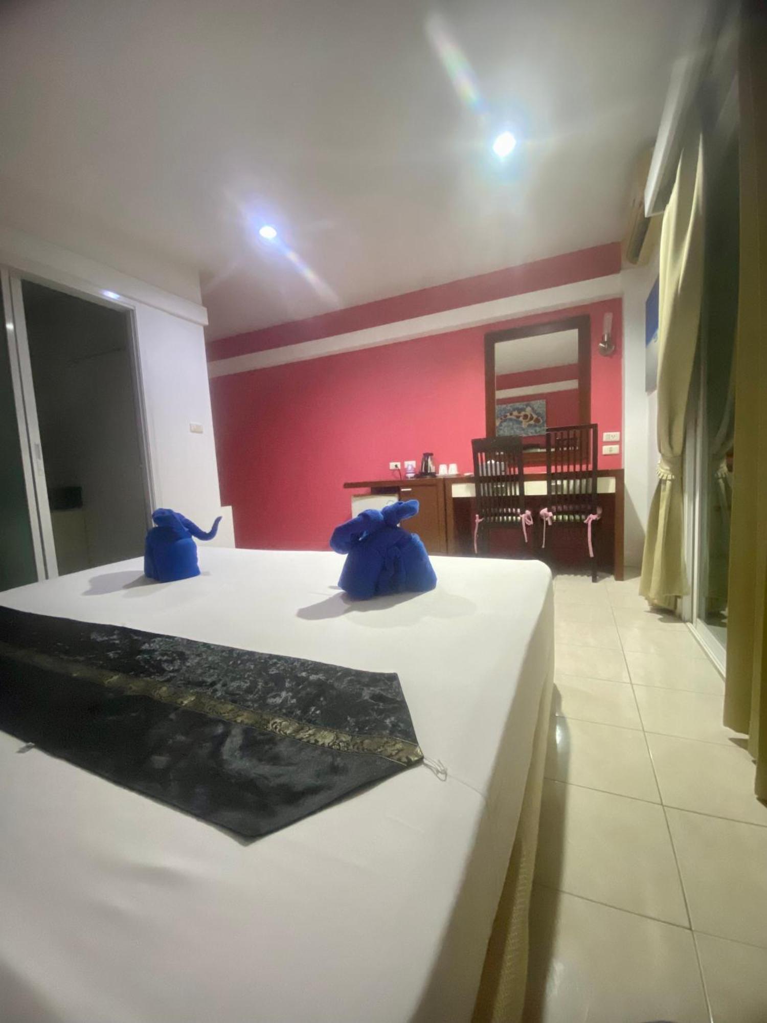 Kata Guesthouse Tuscany ภายนอก รูปภาพ