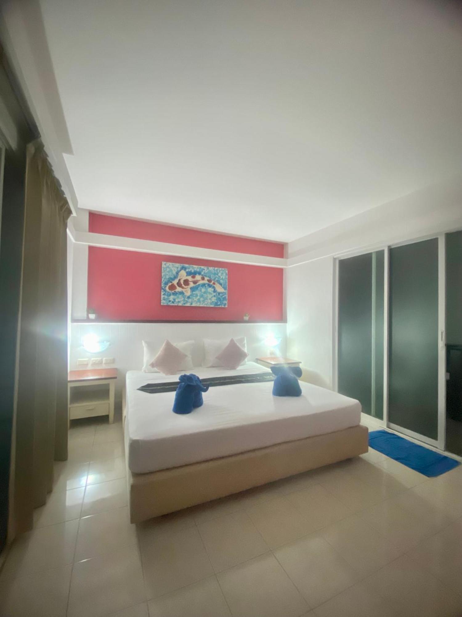 Kata Guesthouse Tuscany ภายนอก รูปภาพ