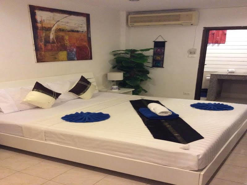 Kata Guesthouse Tuscany ภายนอก รูปภาพ