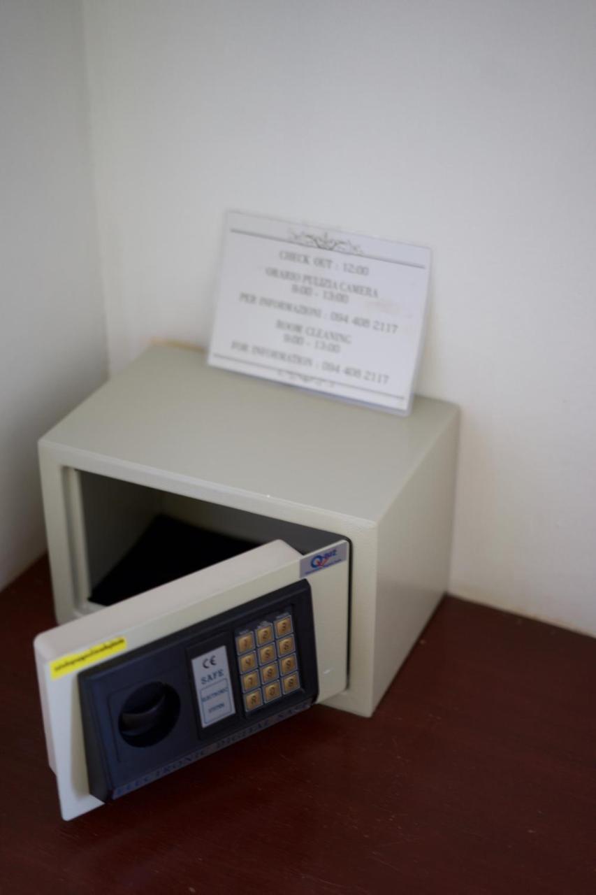 Kata Guesthouse Tuscany ภายนอก รูปภาพ